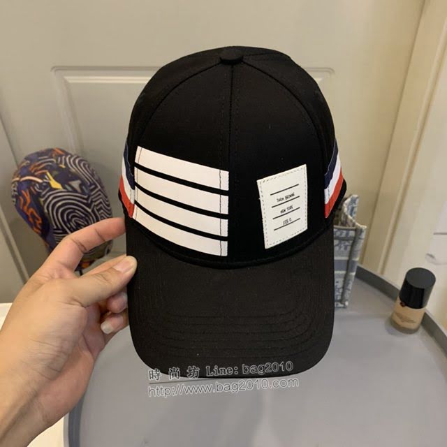 Thom Browne爆款男士帽子 湯姆布朗尼黑白拼色復古格紋刺繡棒球帽鴨舌帽  mm1715